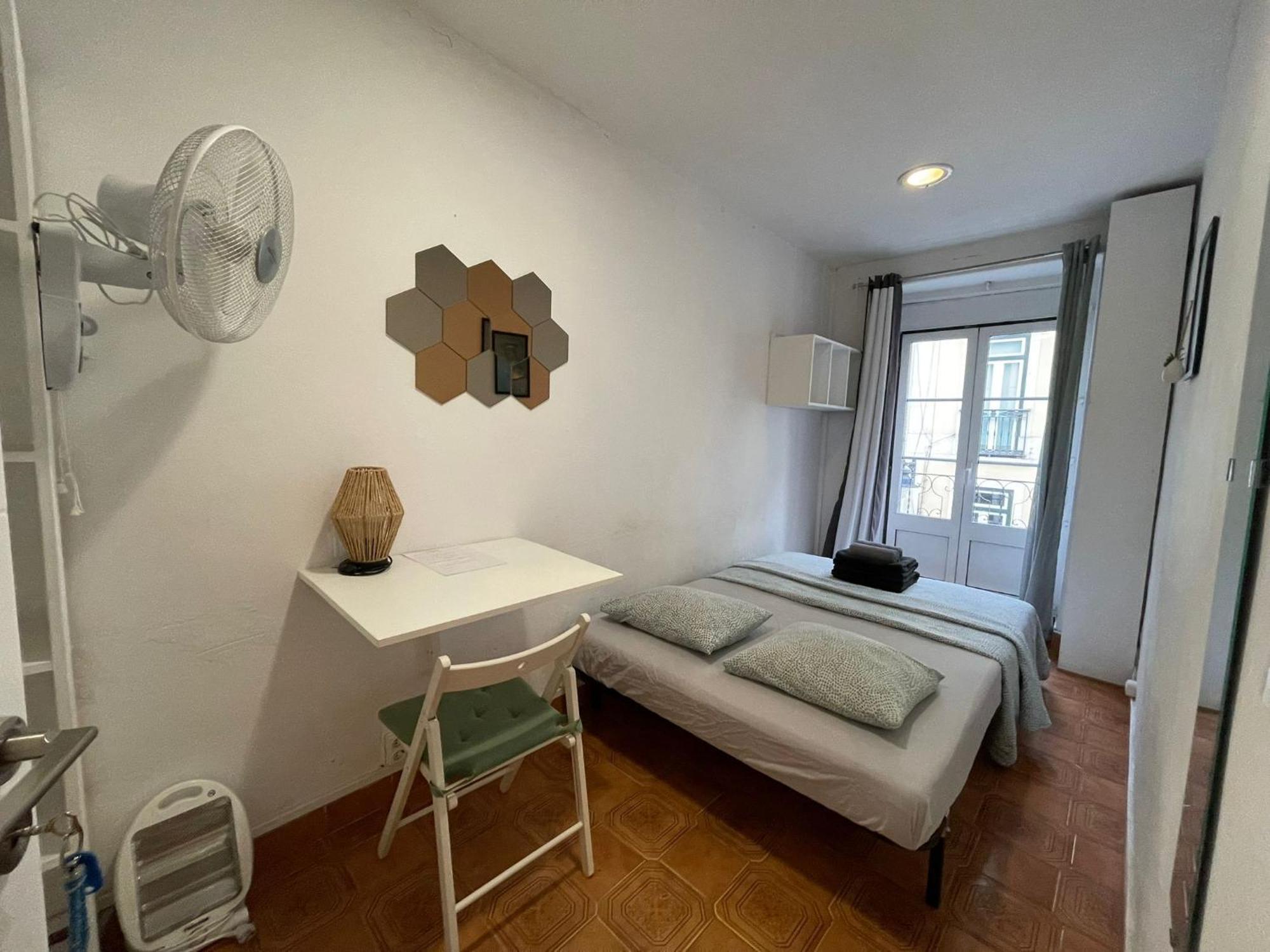 Shared Apartment With Bright Private Patio In Lisboa Exteriör bild