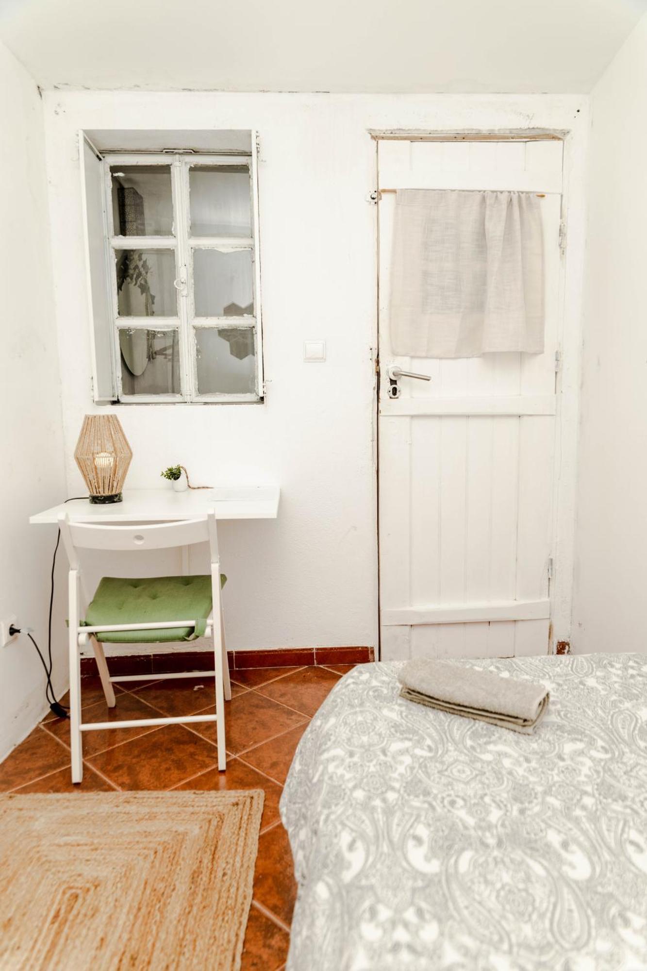 Shared Apartment With Bright Private Patio In Lisboa Exteriör bild